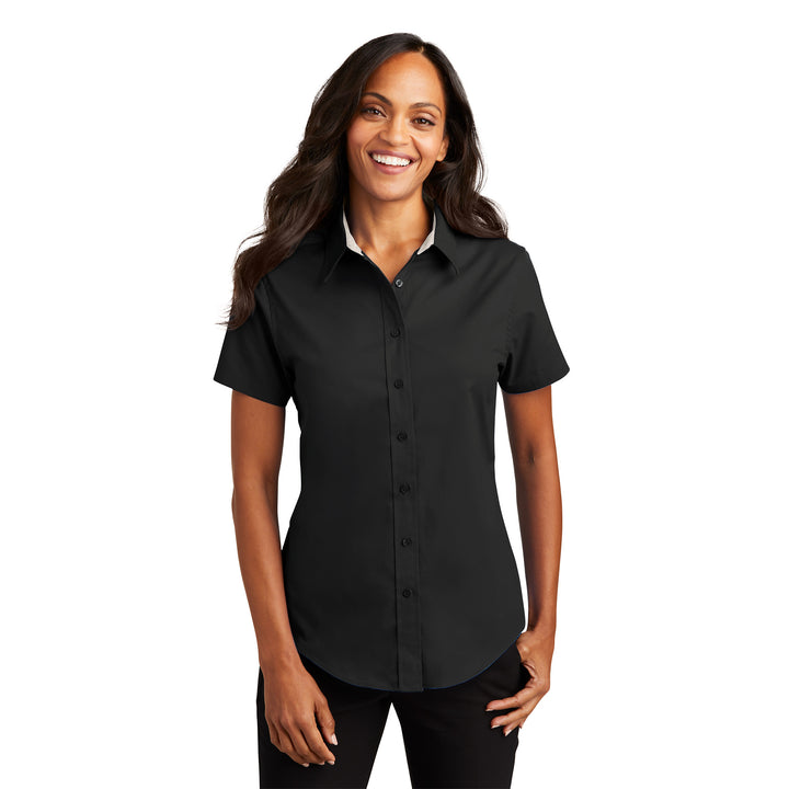 Camisa de manga corta para mujer de fácil cuidado - Rodeway Inn