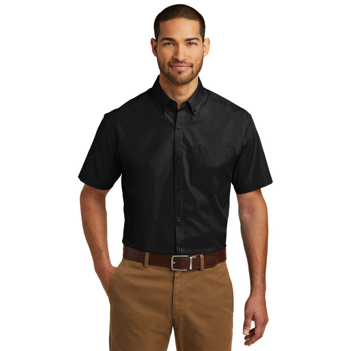 Camisa de Popelina Carefree de Manga Corta para Hombre - Rodeway Inn