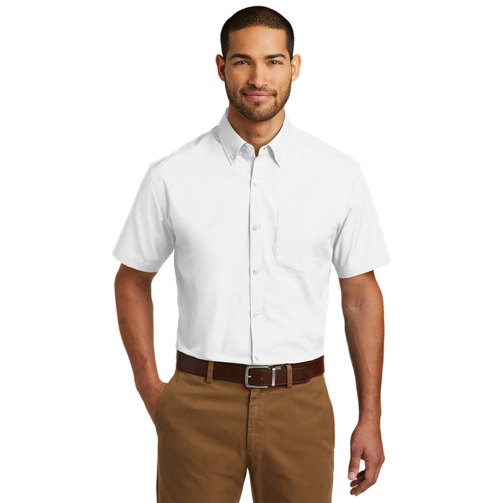 Camisa de Popelina Carefree de Manga Corta para Hombre - Rodeway Inn